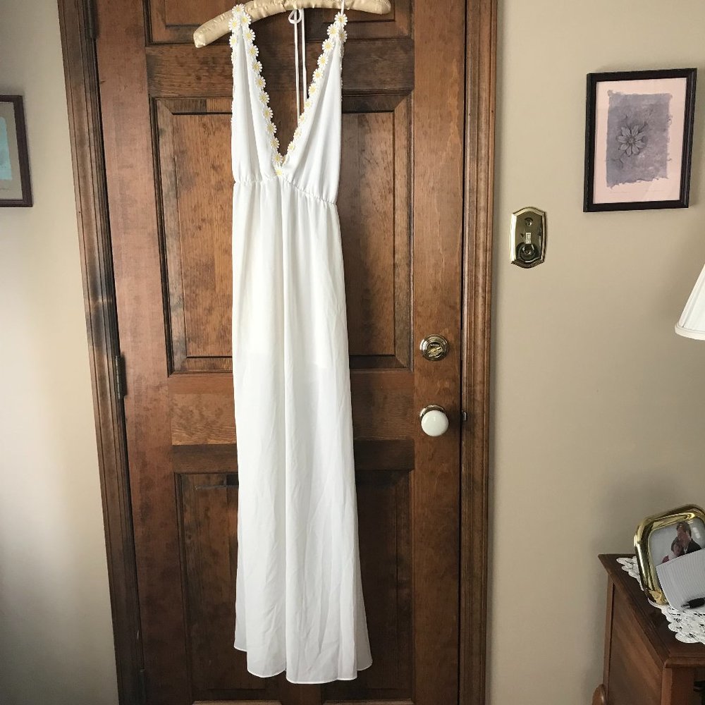 Dainty Hooligan Ivory w/Daisies Halter Maxi Dress Small